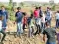 श्रमकर्त्या शेकडो विद्यार्थ्यांनी व्यापली टेकडी - Marathi News | Hundreds of students gathered by the hill | Latest vardha News at Lokmat.com
