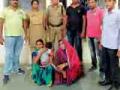 चोरी करणाऱ्या दोन महिलांना पकडले - Marathi News | Two women were arrested by the theft | Latest gondia News at Lokmat.com