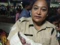 पोलिसांनी केली महिलेची स्टेशनवर डिलिव्हरी - Marathi News | Police deliver the woman at the station | Latest maharashtra News at Lokmat.com
