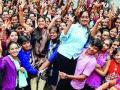 शाळांमध्ये रंगला कौतुक सोहळा - Marathi News | The color is appreciated in the schools | Latest pune News at Lokmat.com