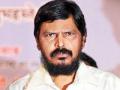 रामदास आठवले यांच्या गाडीला पुण्यात अपघात - Marathi News | Ramdas Athavale's car accident in Pune | Latest maharashtra News at Lokmat.com