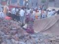 भाविकांच्या तंबूवर भिंत कोसळून एक ठार, दोन जखमी - Marathi News | One killed and two injured in wall collapse on the tent of the devotees | Latest maharashtra News at Lokmat.com