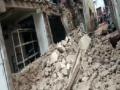 अकोला सराफा बाजारातील ब्रिटीशकालीन इमारत कोसळली, जीवितहानी नाही - Marathi News | British building collapses in Akola bull market, no survivor | Latest maharashtra News at Lokmat.com