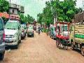 आळंदीतील प्रशस्त रस्ते बनताहेत ‘वाहनतळ’ - Marathi News | Alandi roads are being developed | Latest pune News at Lokmat.com