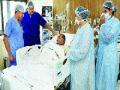 मुंबईत प्रथमच रोबोटिक मूत्रपिंड प्रत्यारोपण - Marathi News | Robotic kidney transplant for the first time in Mumbai | Latest maharashtra News at Lokmat.com