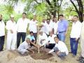 पाचशे झाडे लावून आईला वाहिली आदरांजली - Marathi News | Fifty-five trees and mothers will be respected | Latest satara News at Lokmat.com