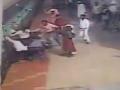 VIDEO: रेल्वेखाली येऊनही वाचला चिमुरड्याचा जीव - Marathi News | VIDEO: The chimneys survived by train | Latest chhatrapati-sambhajinagar News at Lokmat.com