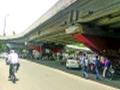 उड्डाणपुलाच्या खांबाला धोका - Marathi News | Flyover pole risk | Latest maharashtra News at Lokmat.com