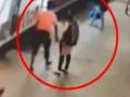 VIDEO: मुंबई - चर्चगेट स्थानकावर भरदिवसा तरुणीचा विनयभंग - Marathi News | VIDEO: MUMBAI: Molestation of girl child at Churchgate station | Latest maharashtra News at Lokmat.com
