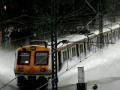 मुंबईत कोसळधार, मध्य रेल्वे कोलमडली - Marathi News | Mumbai collapsed, Central Railway collapsed | Latest maharashtra News at Lokmat.com