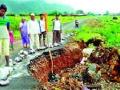 अहिवंतवाडी रस्त्याचे अतिवृष्टीमुळे नुकसान - Marathi News | Damage due to excessive drainage of Ahinwantwadi road | Latest nashik News at Lokmat.com