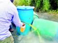 शाळेजवळच टाकली रसायनांची पिंपे - Marathi News | Pipes of chemicals that were cast before school | Latest thane News at Lokmat.com