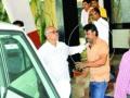 साठे महामंडळ घोटाळा : रमेश कदम यांची शाही बडदास्त - Marathi News | Sathe Mahamandal scam: Ramesh Kadam's royal grandfather | Latest mumbai News at Lokmat.com