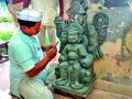 पाच बंदिजनांनी बनविल्या गणरायाच्या पर्यावरणपूरक मूर्ती - Marathi News | The eco-friendly idol of Ganaraya made by five captives | Latest nashik News at Lokmat.com