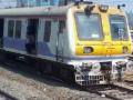 रेल्वे रुळाला तडे, मध्य रेल्वे विस्कळीत - Marathi News | Rail corridor, Central Railway disrupted | Latest maharashtra News at Lokmat.com