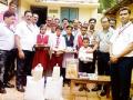 अनाथ विद्यार्थ्यांना शालेय साहित्य व अन्नधान्याची मदत - Marathi News | Schooling and Food Assistance for Orphan Students | Latest gondia News at Lokmat.com