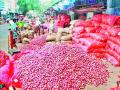पुणेकरांच्या डोळ्यात कांद्याने आणले पाणी - Marathi News | Onion in Pune is now 150 kg | Latest pune News at Lokmat.com