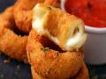 'या' चीज ओनियन रिंग्ज पाहून तोंडाला सुटेल पाणी - Marathi News | recipes of cheese onion ring | Latest food News at Lokmat.com