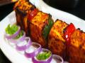 चटपटीत हॉटेल स्टाइल पनीर टिक्का! - Marathi News | Receipe of paneer tikka | Latest food News at Lokmat.com