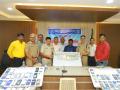 परभणी पोलिसांनी फिर्यादींना परत केले ८६ मोबाईल, रोकडसह सोने - Marathi News | Parabhani police returns 86 mobile phones, cash and gold returned to complainants | Latest parabhani News at Lokmat.com