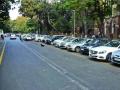 पार्किंग कंत्राटदारांकडून मुंबईकरांची बेछूट लूट; पालिका प्रशासनाचा 'जाणीवपूर्वक' कानाडोळा? - Marathi News | Parking contractors loot Mumbaikars without any mercy; Municipal administration 'consciously' turning a blind eye? | Latest mumbai News at Lokmat.com