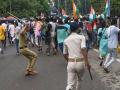 नव्या मंत्रिमंडळाची शपथ होत नाही तोच पाटण्यात शिक्षक परीक्षार्थी रस्त्यावर उतरले; पोलिसांचा लाठीमार  - Marathi News | Bihar News: Even as the new cabinet is not sworn in, teacher candidates take to the streets in Patna; Police lathicharge | Latest national News at Lokmat.com