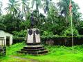 श्रीवर्धनमध्ये पेशवे स्मारकाच्या वास्तूची अवहेलना - Marathi News | In Shrivardhan, disregard the architecture of the Peshwa memorial | Latest raigad News at Lokmat.com