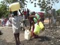 म्हाडा कॉलनीचा पाणीपुरवठा बंद झाल्याने नागरिकांची भटकंती - Marathi News |  Citizens wandering due to closure of water supply to MHADA colony | Latest chhatrapati-sambhajinagar News at Lokmat.com