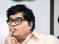Ashok Saraf : ४८ वर्ष झालीत...पण अशोक सराफ यांनी ती अंगठी बोटातून कधीच काढली नाही...!! - Marathi News | MARATHI ACTOR ashok saraf never remove his finger ring which was given By his friend | Latest filmy News at Lokmat.com