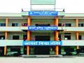 आदर्श विद्यालयाच्या इमारतीवर हातोडा, तहसीलदारांचे आदेश - Marathi News | Adarsh school building News | Latest pimpri-chinchwad News at Lokmat.com