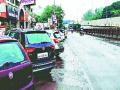 निगडीत बेशिस्त पार्किंग - Marathi News |  Implicit unguarded parking in nigadi pune | Latest pimpri-chinchwad News at Lokmat.com
