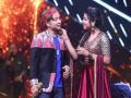 Indian Idol 12 grand finale : पवनदीपने अरूणिताला दिलं फुल ...पण...!! - Marathi News | | Latest filmy News at Lokmat.com