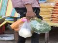 सोलापूरात प्लास्टिक बंदीची कारवाई थंडावली - Marathi News | The plastic ban was stopped in Solapur | Latest solapur News at Lokmat.com