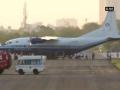 Video: पाकमधून आलेल्या विमानास परत उड्डाणाची परवानगी - Marathi News | Permission to fly back to the aircraft from Pakistan | Latest national News at Lokmat.com
