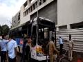 पिंपरी चिंचवडमध्ये पीएमपीने अचानक घेतला पेट - Marathi News | PMP suddenly took fire in Pimpri Chinchwad | Latest pimpri-chinchwad Videos at Lokmat.com
