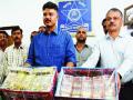 ठाण्यात ९८ लाखांच्या जुन्या नोटा जप्त - Marathi News |  98 million old notes seized in Thane | Latest thane News at Lokmat.com
