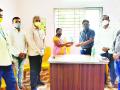 Oxygen -वैभववाडीतील चार ग्रामपंचायतींना पोर्टेबल ऑक्सिजन सुपुर्द - Marathi News | Portable oxygen handed over to four gram panchayats in Vaibhavwadi | Latest sindhudurga News at Lokmat.com