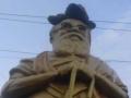 पेरियार यांच्या पुतळ्याची विटंबना; डोक्यावर चप्पल ठेवले - Marathi News | statue of Periyar was found to be vandalised Put slippers on their heads | Latest national News at Lokmat.com