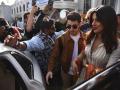 Priyanka Nick Wedding: प्रियांका व निकचे जोधपूर विमानतळावर शाही स्वागत, पाहा फोटो!! - Marathi News | SEE PICS: Priyanka Nick Wedding: nickyanka at jodhpur airport, see photo !! | Latest filmy News at Lokmat.com