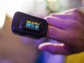 CoronaVirus News : पल्स ऑक्सिमीटरचा वापर कसा करतात, जाणून घ्या... - Marathi News | CoronaVirus News : Learn how to use a pulse oximeter | Latest health News at Lokmat.com