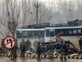 Pulwama Attack: पुन्हा 'ती' चूक नाही होणार; पुलवामासारखा अनर्थ टळणार - Marathi News | civilian movement will be stopped for sometime when a large convoy of security forces passes says rajnath singh after pulwama attack | Latest national News at Lokmat.com