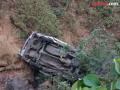 Pune Accident: वरंधा घाटात 100 फूट दरीत कोसळली कार; एकाचा मृत्यू, 8 प्रवासी गंभीर जखमी - Marathi News | Pune Accident: Car falls into Varandha Ghat; One dead, 8 passengers seriously injured | Latest pune News at Lokmat.com