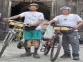 वयाची बहात्तरी, सायकलने करतायत पुणे-गोवा सफारी - Marathi News | Two Punekar youths in their seventies are doing a Pune-Goa safari by bicycle | Latest kolhapur News at Lokmat.com