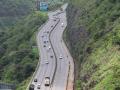 दुसऱ्यांसाठी ‘जीवन रेखा’ ओढणाऱ्याची ‘लाईफलाइन’ बंद - Marathi News | lifeline who draws line on highway death in pune mumbai expressway highway | Latest pune News at Lokmat.com
