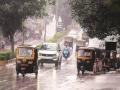 पुणे शहरात सोमवारी सकाळी रिमझिम पावसाची हजेरी; राज्यात ढगाळ हवामान - Marathi News | rain in Pune city on Monday morning; Cloudy weather in the state | Latest pune News at Lokmat.com