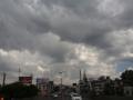 Weather Update : ढगाळ वातावरणामुळे शहरातील थंडी गायब..! - Marathi News | Weather Update Due to the cloudy weather the cold in the city disappeared | Latest pune News at Lokmat.com