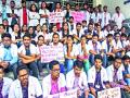 डॉक्टरांच्या संपामुळे ससूनमधील रुग्णांचे हाल - Marathi News |  Due to a doctor's strike, the condition of patients in Sassoon | Latest pune News at Lokmat.com