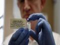 CoronaVirus News: ऑक्सफर्डची कोरोनावरील लस सुरक्षित असल्याचे निष्पन्न; सप्टेंबरात येण्याची चर्चा - Marathi News | CoronaVirus News: Oxford's Corona Vaccine Concludes Safe; Talk of coming in September | Latest international News at Lokmat.com