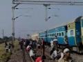 नागपूर-मुंबई रेल्वेमार्गाला तडे; वाहतूक दोन तास प्रभावित - Marathi News | Cracks on Nagpur-Mumbai Railway track ; Traffic affected two hours | Latest vardha News at Lokmat.com