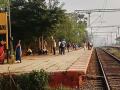 रसायनी रेल्वे स्थानकात समस्या; सुविधांची वानवा - Marathi News | Problems with the chemical train station; Create features | Latest raigad News at Lokmat.com